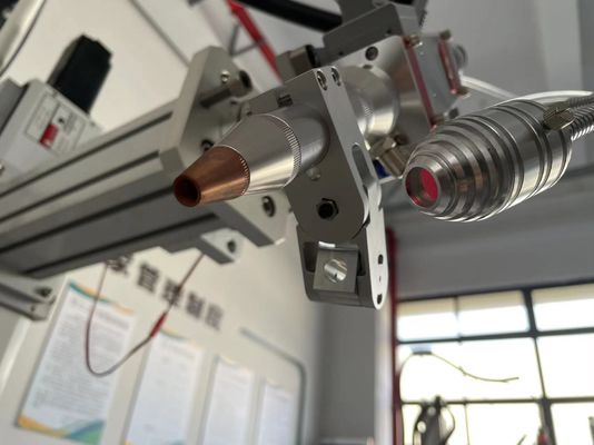آلة لحام ليزر الألياف التلقائية مع نظام التحكم Cypcut و 50Hz-5KHz