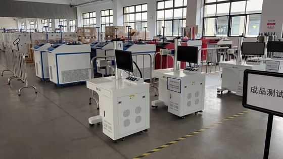 آلة لحام ليزر الألياف المحمولة 1000W 1500W 2000W 3000W لمحلات المأكولات والمشروبات