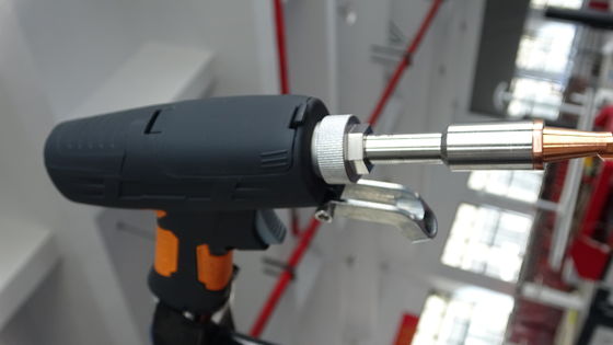 لحام ليزر يدوي مبرد بالماء 1000W 1500W 2000W 3000W لقطع سمك 1-6mm