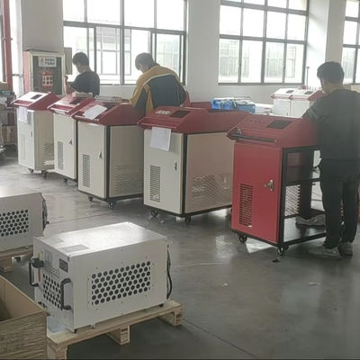 1000W 1500W 2000W 3000W آلة لحام ليزر الألياف المحمولة للصناعة