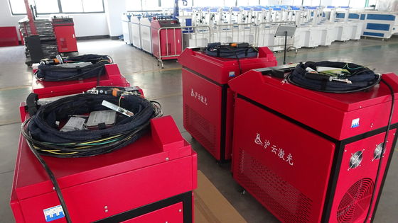 موجة مستمرة 1000W 1500W 2000W 3000W آلة لحام ليزر الألياف المحمولة