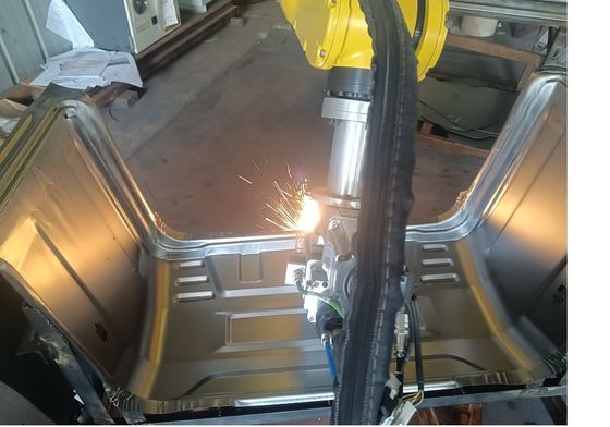 CNC نعم 3D ليزر آلة لحام الروبوتات لجهاز قطع المعادن المعقدة الذكية