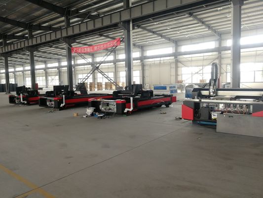 2000 واط 4000 واط 6000 واط دقة معدن CNC لقطة ليزر الألياف للوحة الفولاذ