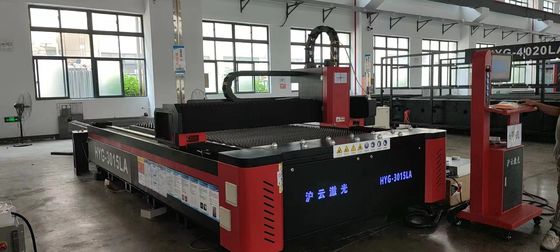 3015 آلة قطع ليزر الألياف 1000W 1500W 2000W 3000W مع تكوين نوع Gantry