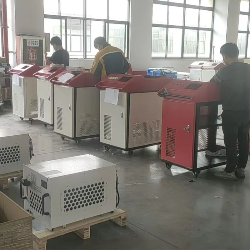 1000W 1500W 2000W 3000W آلة لحام ليزر الألياف المحمولة للصناعة